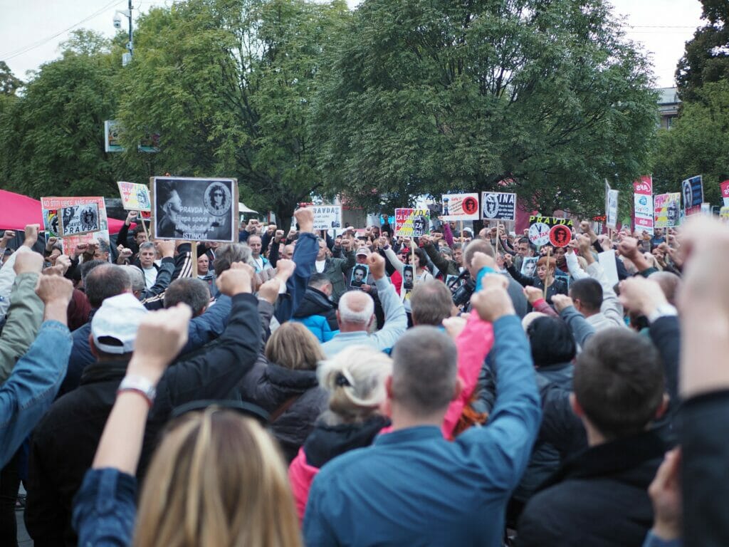Pravda za Davida — justice for David the protestors demand.