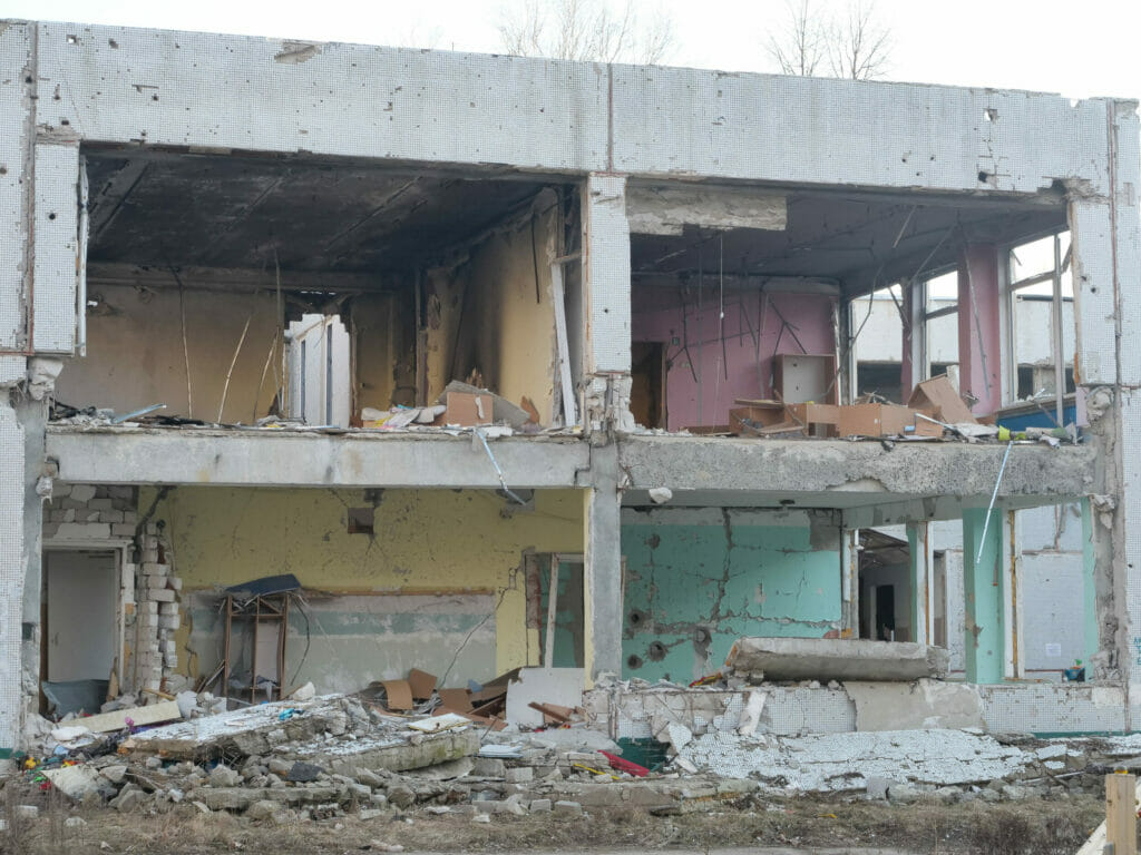 In Charkiw-Saltivka sind erste Anwohner:innen in das zerstörte Viertel zurückgekehrt.