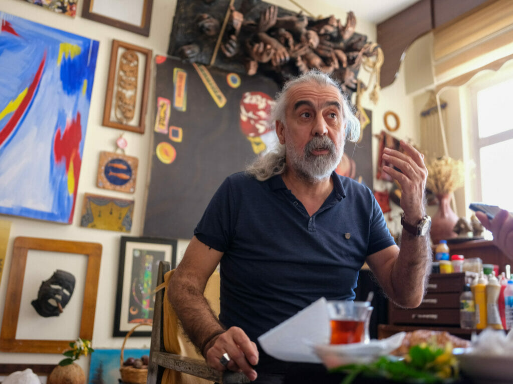 Gökhan Aslan in seinem Atelier.
